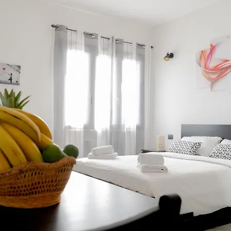 Apartment Brand New With Garage - Close To The Acquarica del Capo